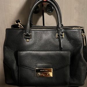 MICHAEL Michael Kors Womens Haley Large Handbag in Black Gold